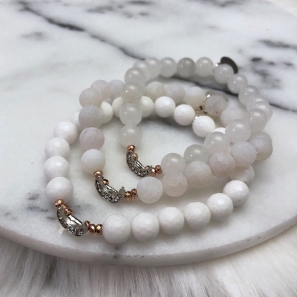 π4XHPπ Natural White Matted Frosted Agate Bracelet - Picture 5 of 7